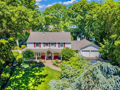 32 Westmoylan Lane Coram NY 11727