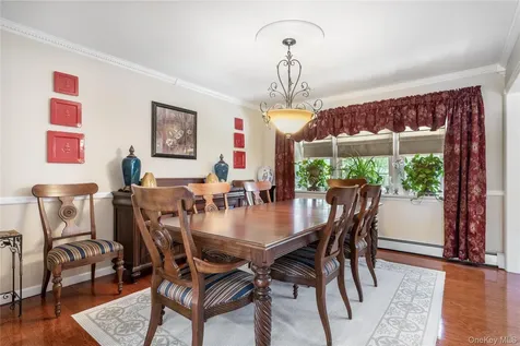 32 Westmoylan Lane Coram NY 11727