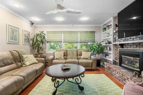 32 Westmoylan Lane Coram NY 11727