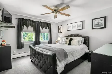 32 Westmoylan Lane Coram NY 11727