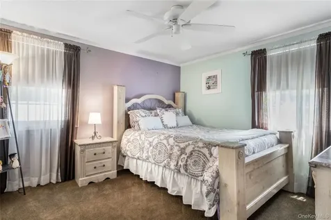 32 Westmoylan Lane Coram NY 11727