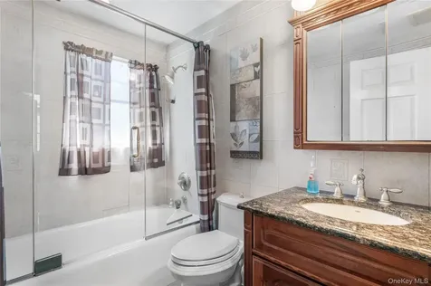 32 Westmoylan Lane Coram NY 11727