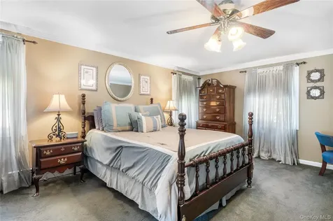 32 Westmoylan Lane Coram NY 11727