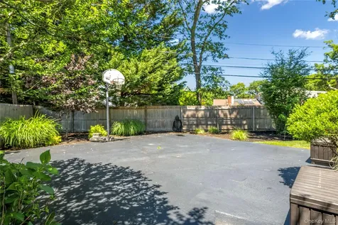32 Westmoylan Lane Coram NY 11727