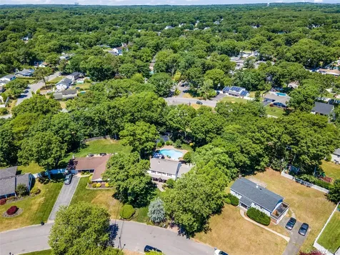 32 Westmoylan Lane Coram NY 11727