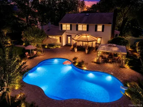32 Westmoylan Lane Coram NY 11727