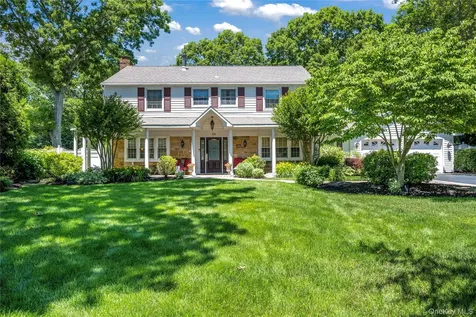 32 Westmoylan Lane Coram NY 11727