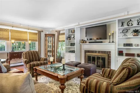 32 Westmoylan Lane Coram NY 11727