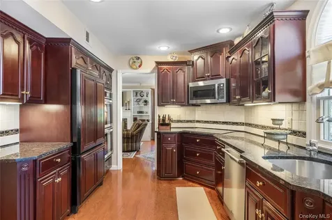 32 Westmoylan Lane Coram NY 11727