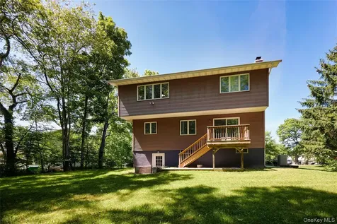 10 Schnabl Court Wappingers Falls NY 12590