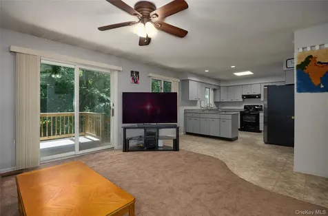 10 Schnabl Court Wappingers Falls NY 12590