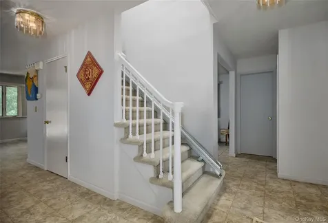 10 Schnabl Court Wappingers Falls NY 12590