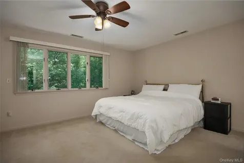 10 Schnabl Court Wappingers Falls NY 12590