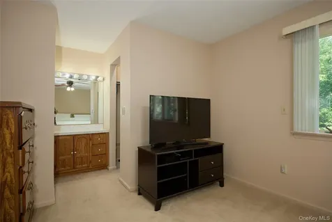 10 Schnabl Court Wappingers Falls NY 12590