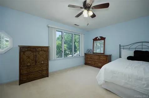 10 Schnabl Court Wappingers Falls NY 12590