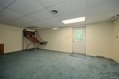 10 Schnabl Court Wappingers Falls NY 12590