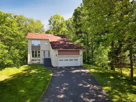 10 Schnabl Court Wappingers Falls NY 12590