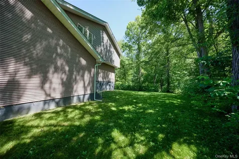 10 Schnabl Court Wappingers Falls NY 12590