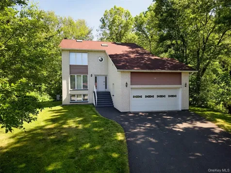 10 Schnabl Court Wappingers Falls NY 12590