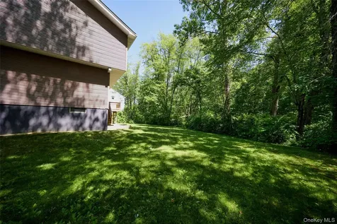 10 Schnabl Court Wappingers Falls NY 12590