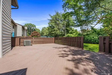 2 Maple Run Drive Jericho NY 11753