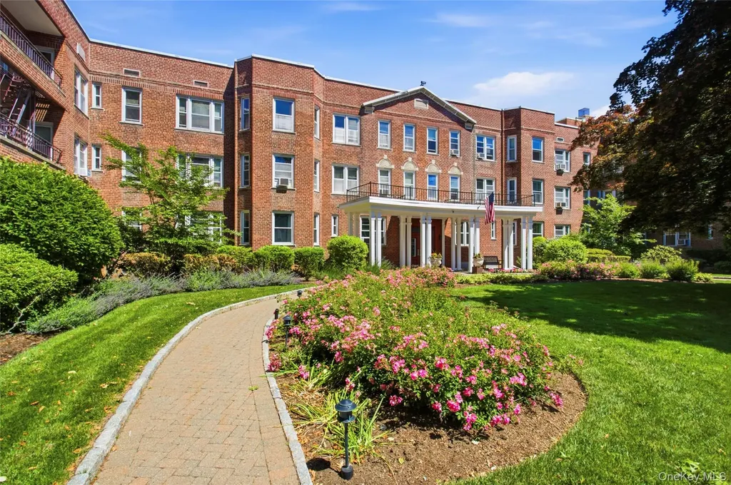 101 Old Mamaroneck Road White Plains NY 10605
