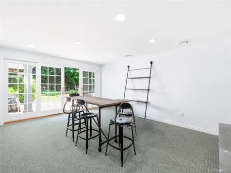 91 Woodhollow Court Syosset NY 11791