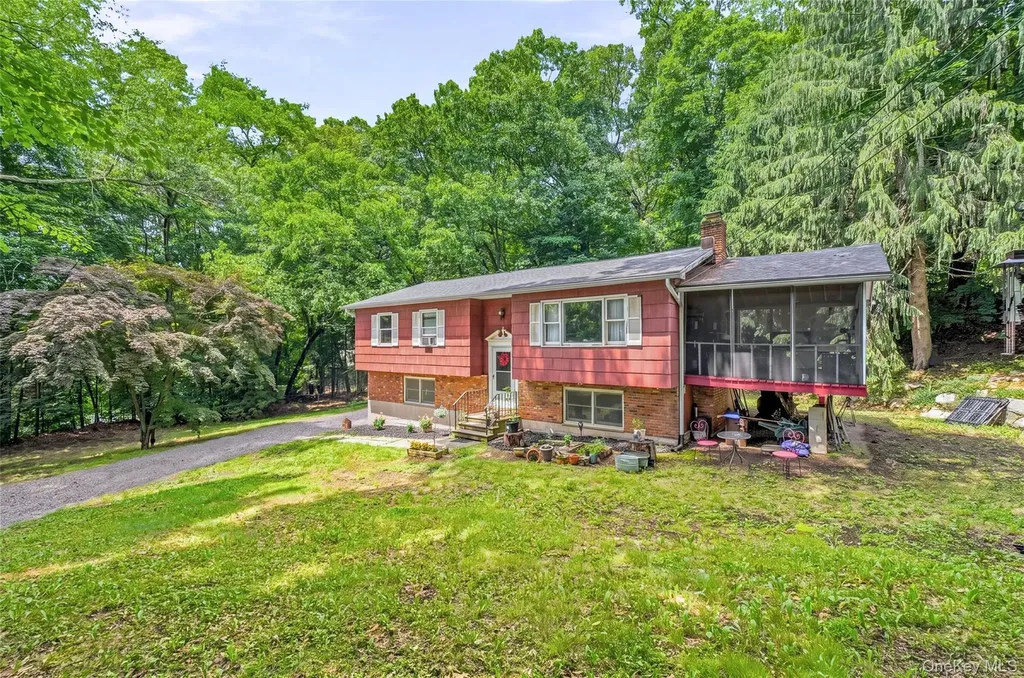 26 Maple Drive Mahopac NY 10541