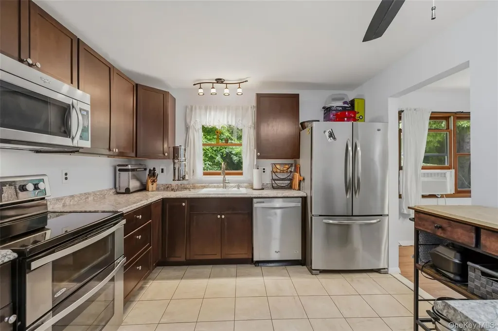 26 Maple Drive Mahopac NY 10541