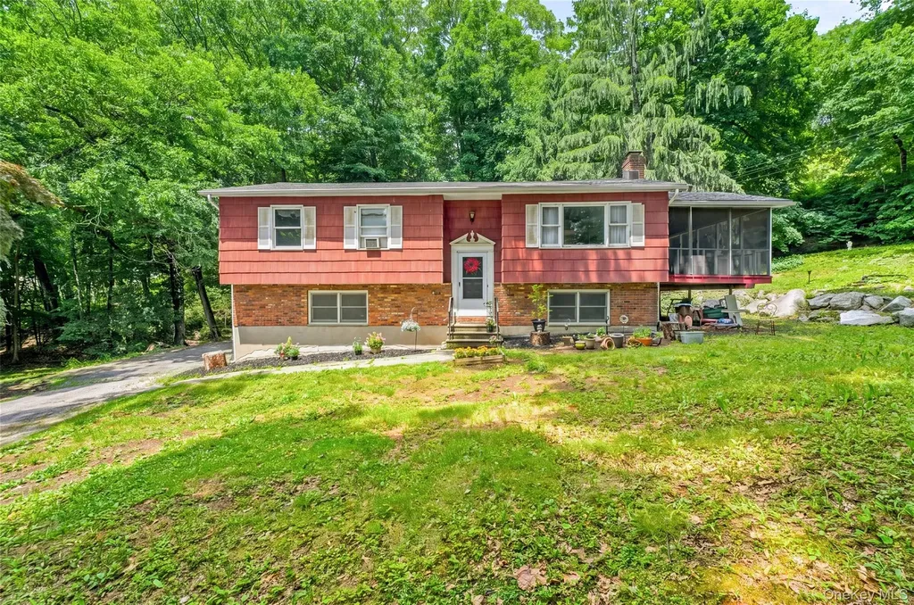 26 Maple Drive Mahopac NY 10541