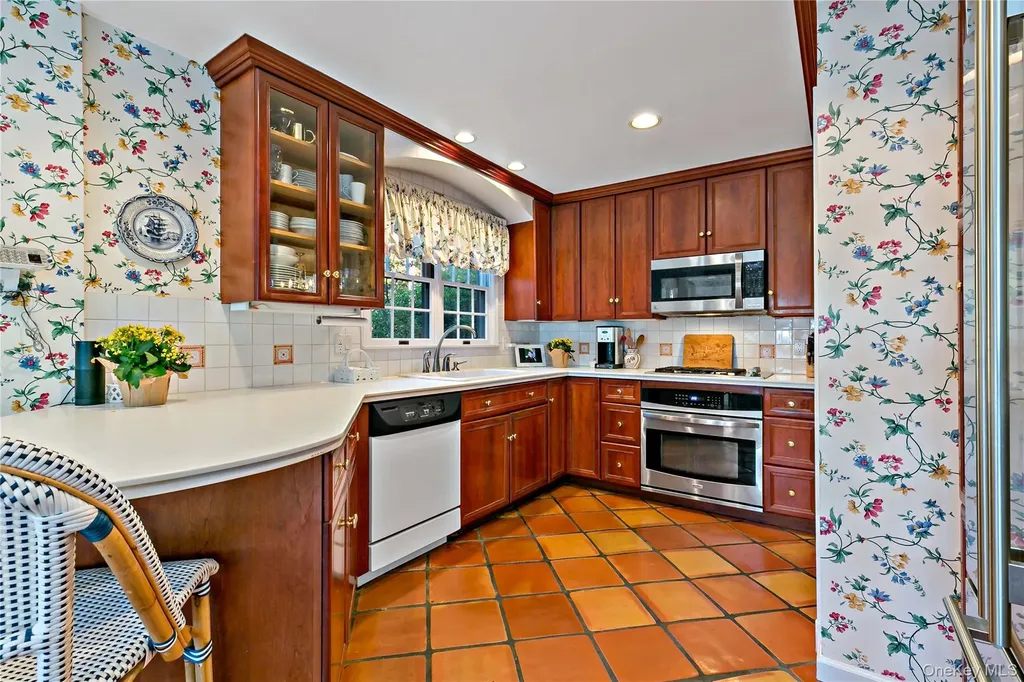 1050 Knollwood Road White Plains NY 10603