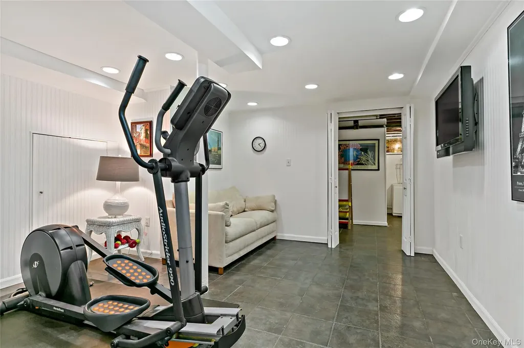 1050 Knollwood Road White Plains NY 10603