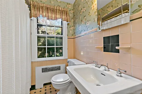 1050 Knollwood Road White Plains NY 10603