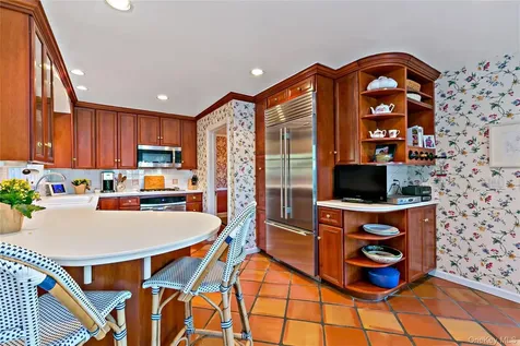 1050 Knollwood Road White Plains NY 10603