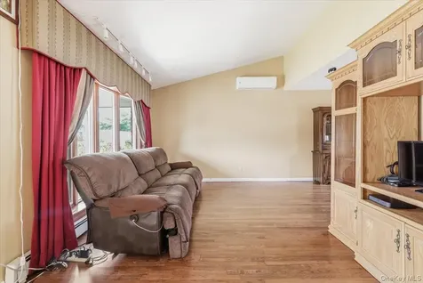 39 Grant Street Farmingdale NY 11735