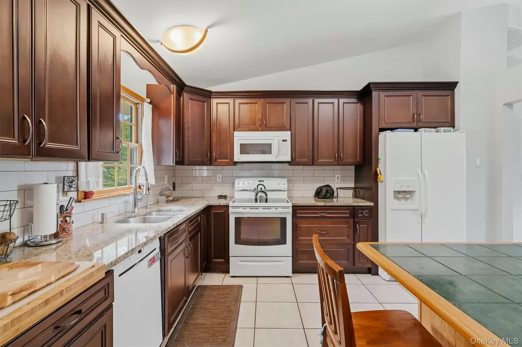 318 Beattie Road Washingtonville NY 10992