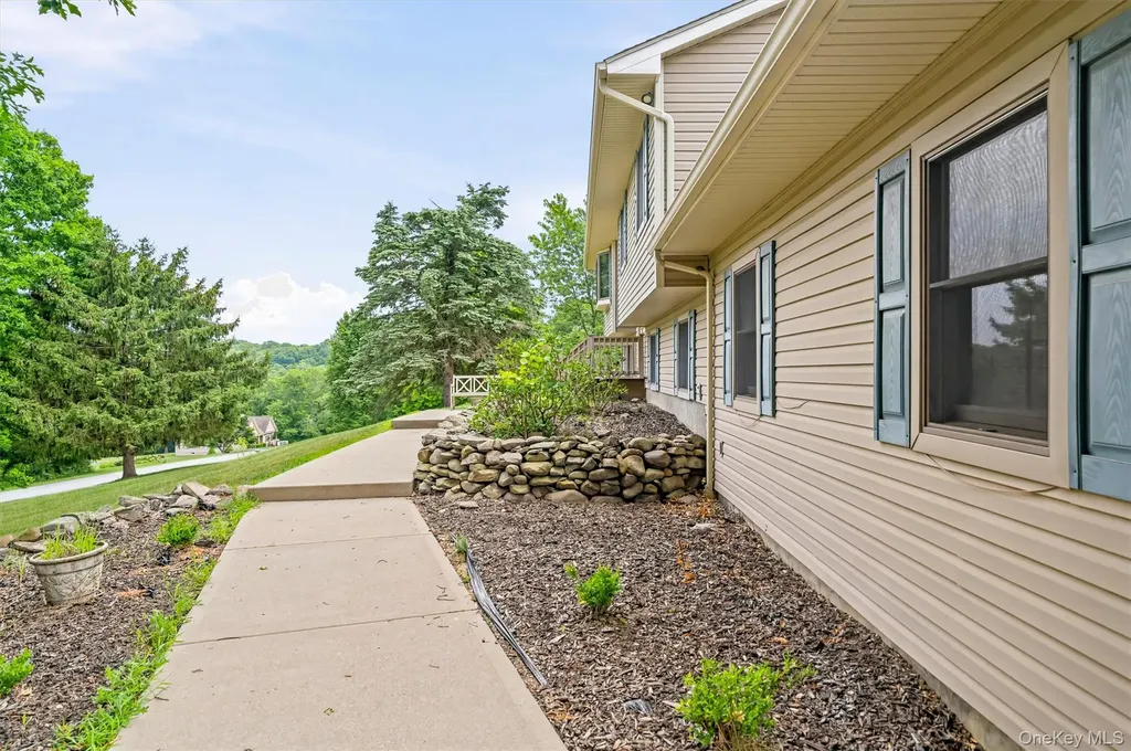 318 Beattie Road Washingtonville NY 10992