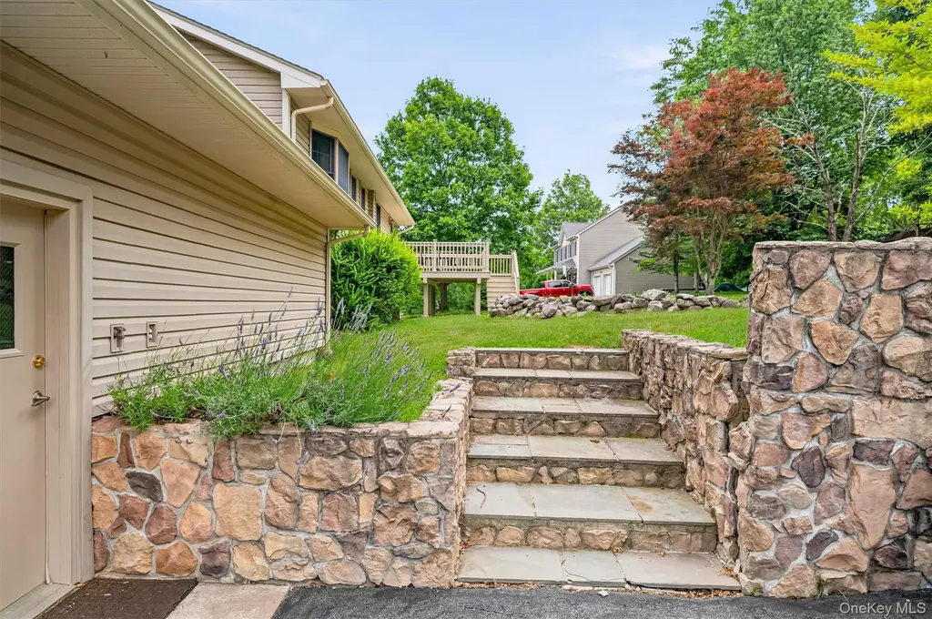 318 Beattie Road Washingtonville NY 10992