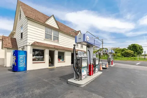 809 & 813 Montauk Highway Montauk NY 11954
