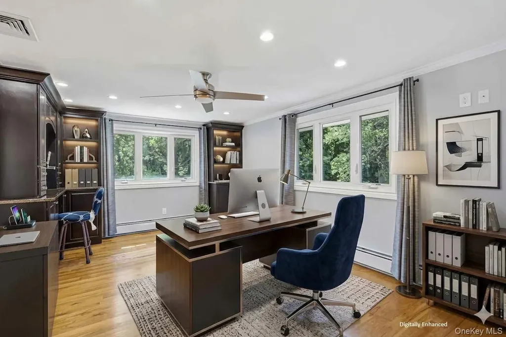 186 N Stratford Roslyn Heights NY 11577