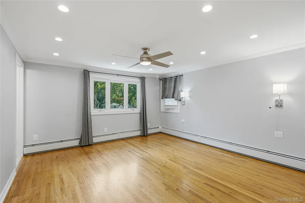 186 N Stratford Roslyn Heights NY 11577
