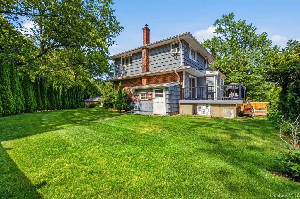 186 N Stratford Roslyn Heights NY 11577