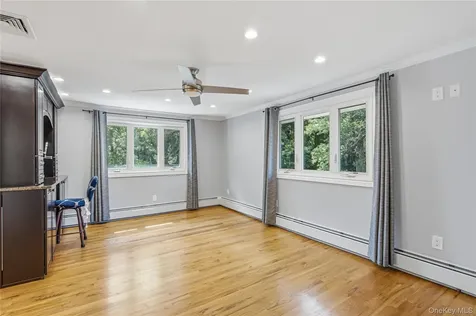 186 N Stratford Roslyn Heights NY 11577
