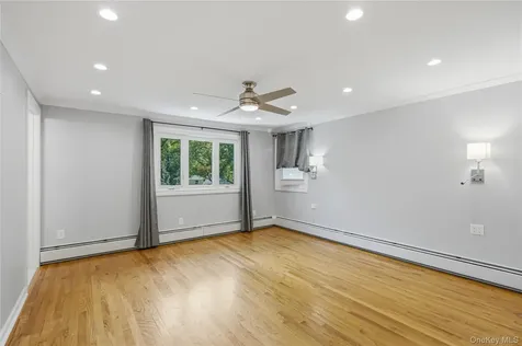186 N Stratford Roslyn Heights NY 11577