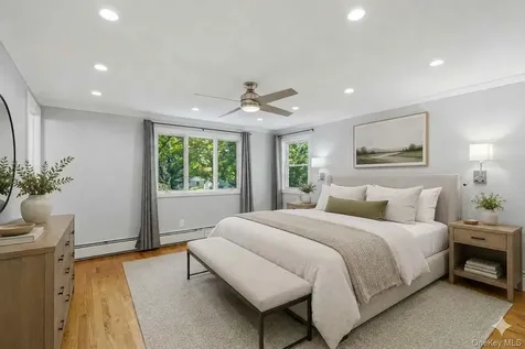 186 N Stratford Roslyn Heights NY 11577