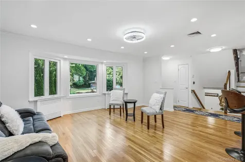 186 N Stratford Roslyn Heights NY 11577