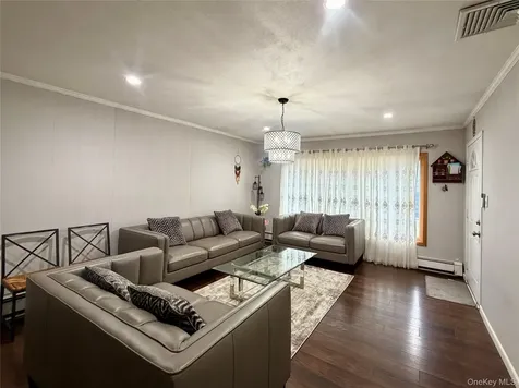 89 Bruce Avenue Hicksville NY 11801