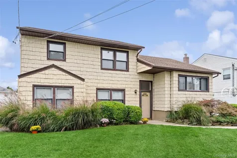 3612 Ladonia Street Seaford NY 11783