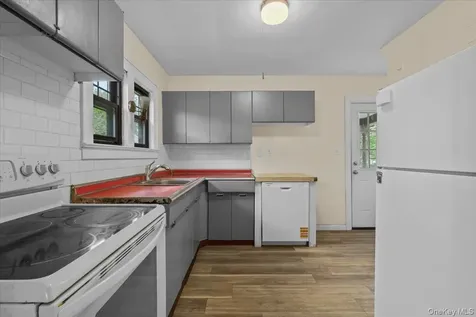 37 Yates Avenue Poughkeepsie NY 12601