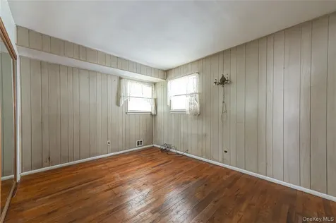1614 N Gardiner Drive Bay Shore NY 11706